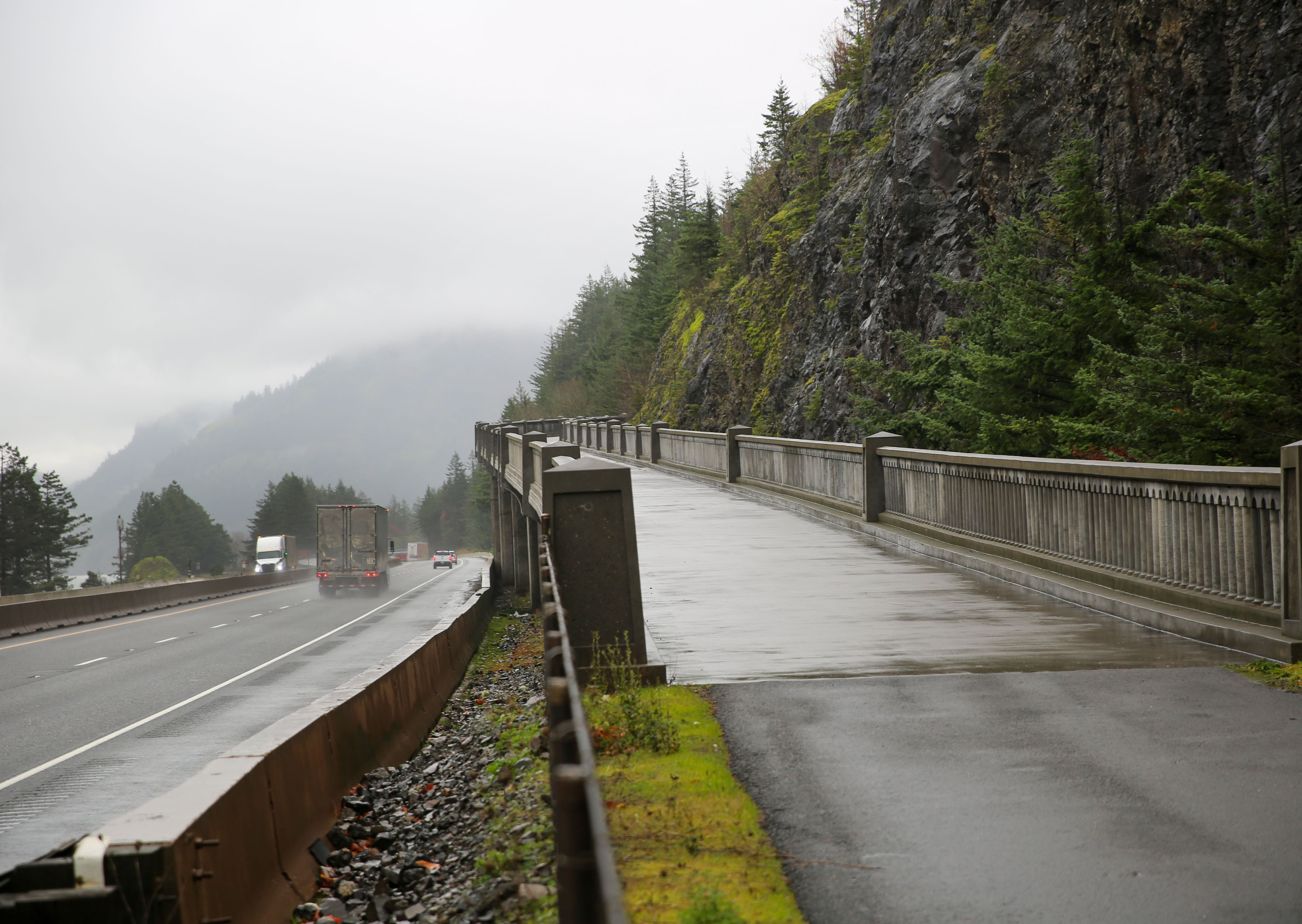 Oregon Department of Transportation : Historic Columbia River Highway :  Regions : State of Oregon