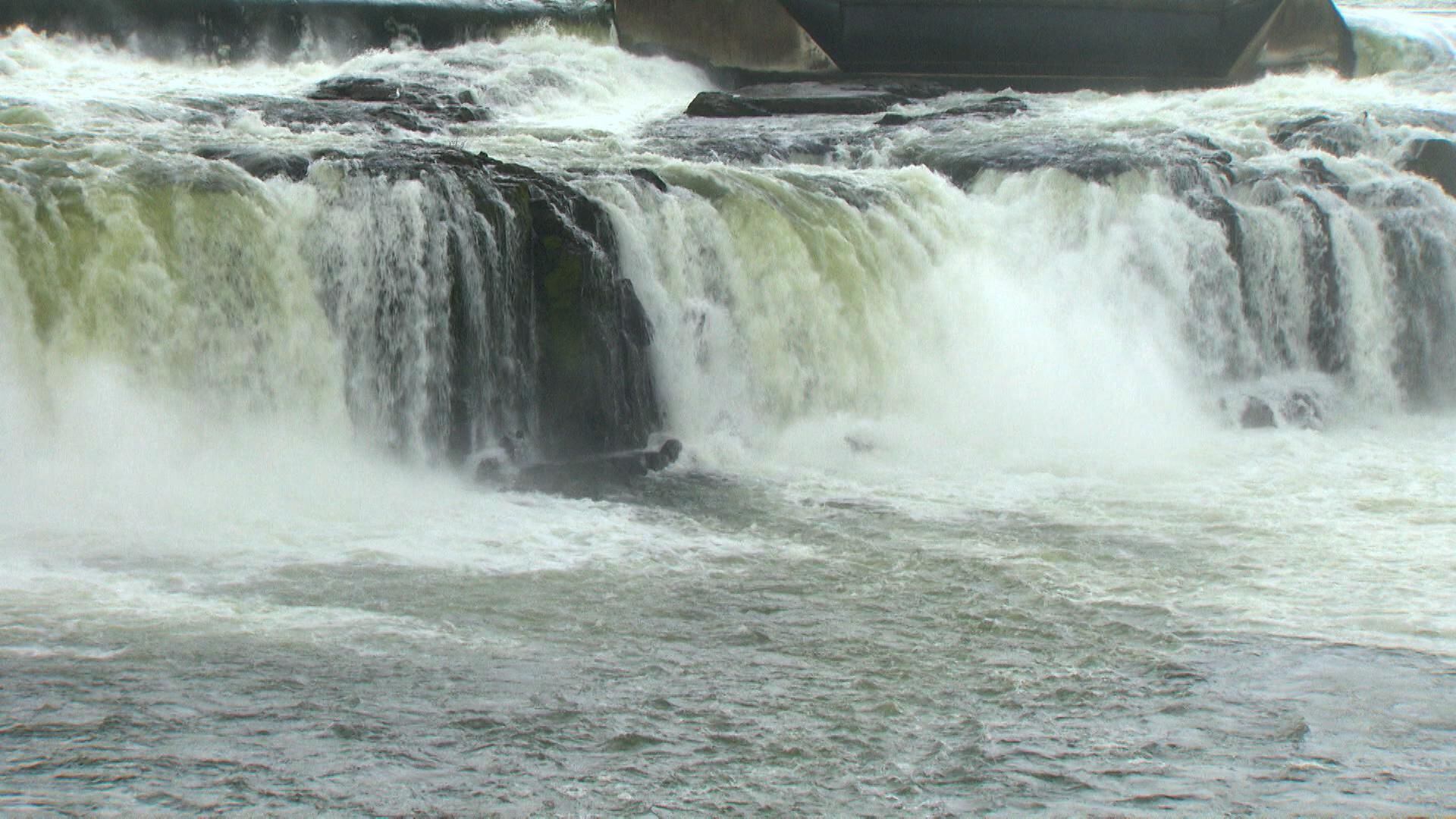 Grand Ronde Launch Upstream Battle To Build A Fishing Platform At  Willamette Falls - OPB