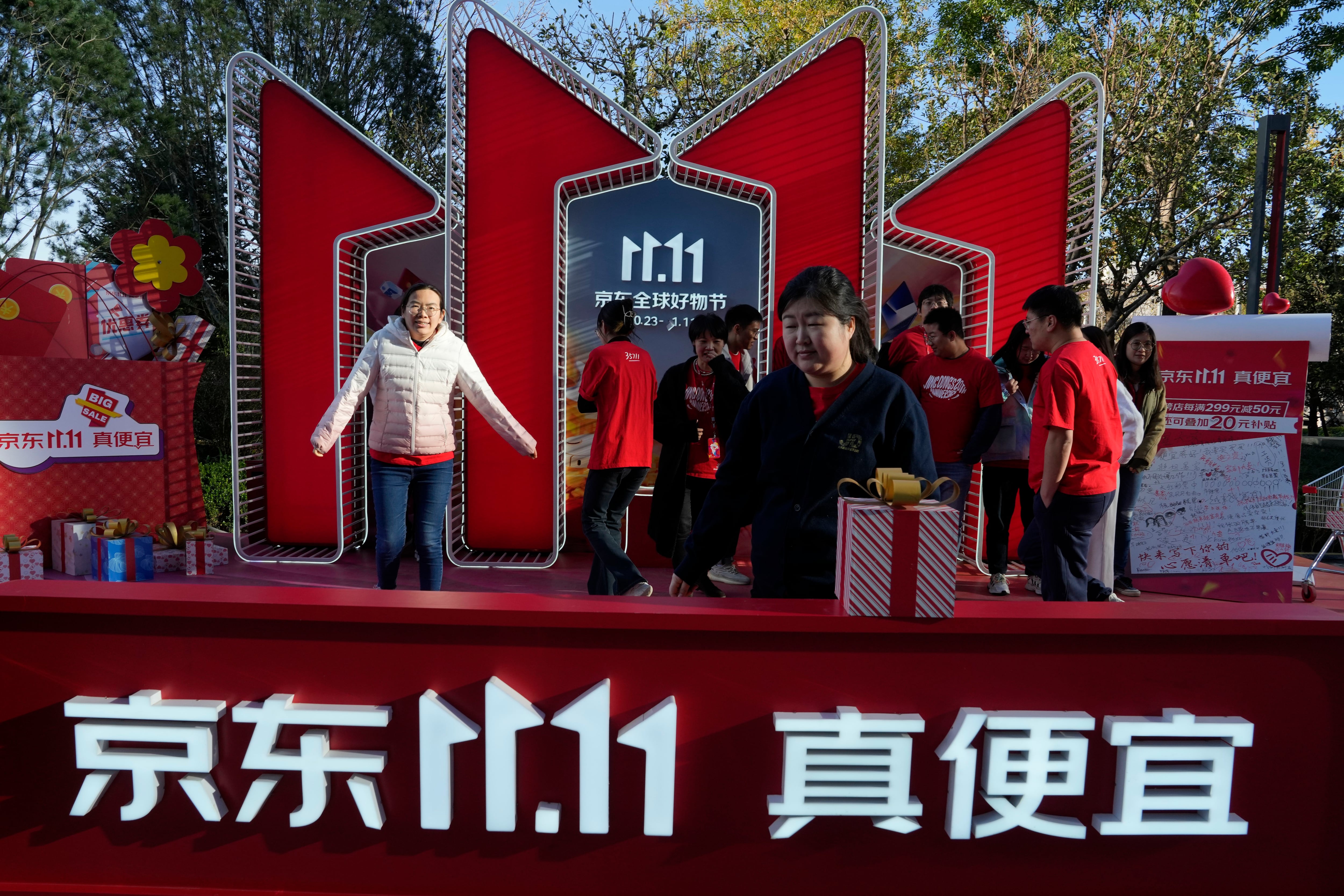 China's E-Commerce Giants Say Sales up on Singles Day