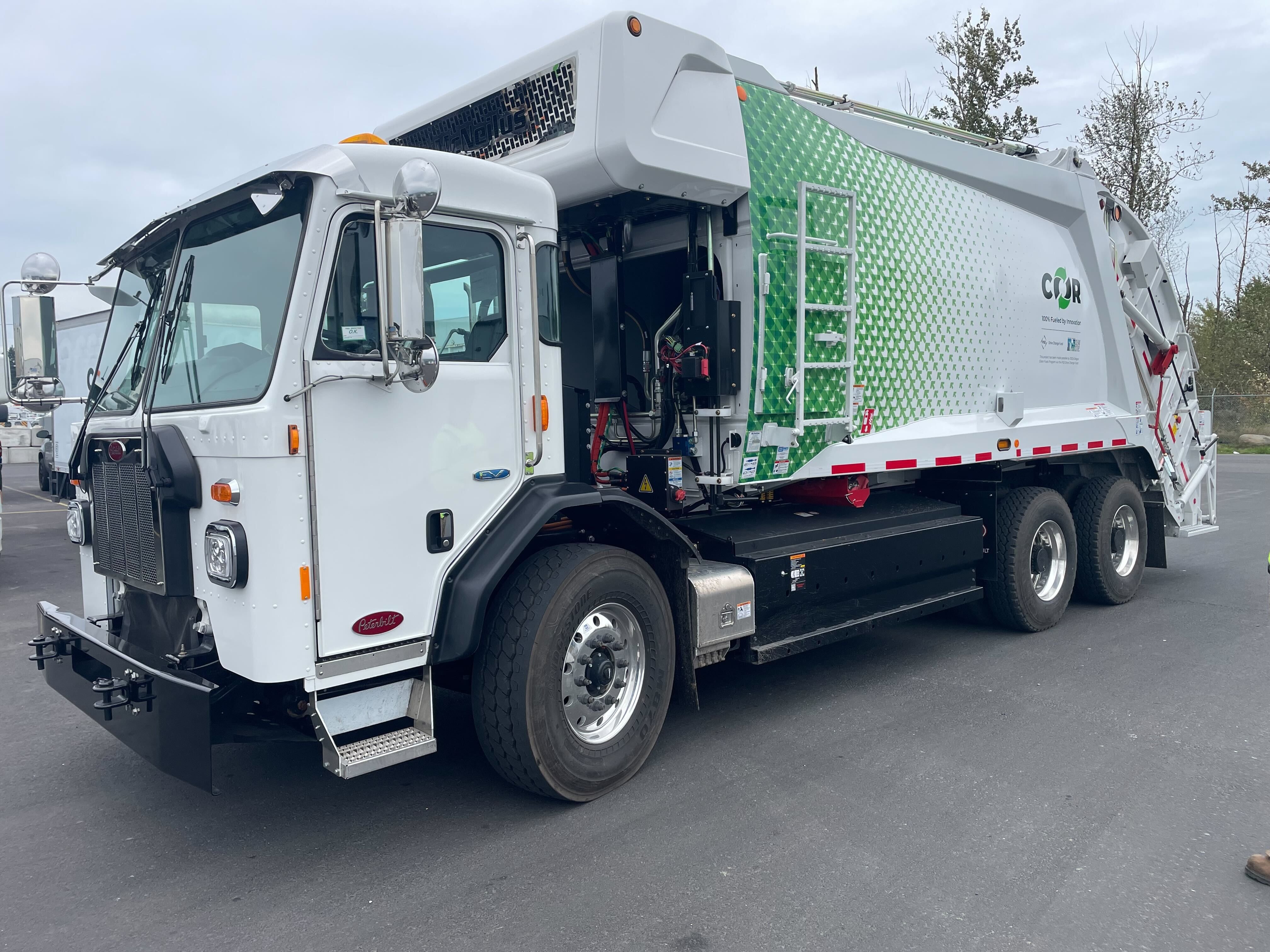 Giant recycling truck fire truck hot sale dump truck